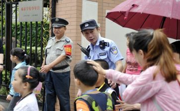 小学生爱护校园环境演讲稿8篇