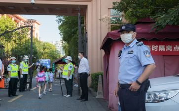 爱护校园花草树木倡议书5篇