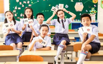 《玩》作文六年级500字推荐7篇