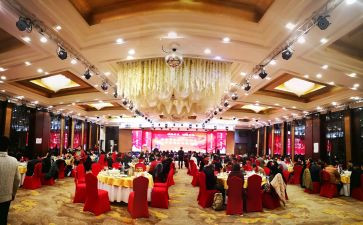 公司年会工作总结报告8篇
