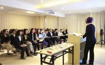 小职工工作报告优秀7篇
